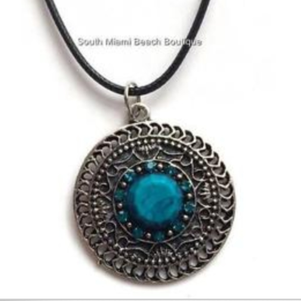 Silver Tone Turquoise Medallion Necklace Southwestern Native Style Western 18"